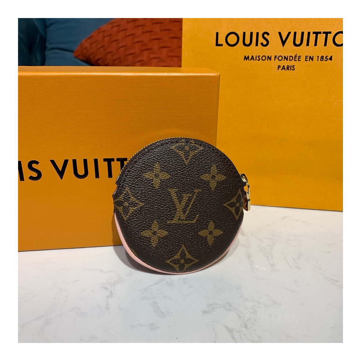 Louis Vuitton Vivienne Round Coin Purse M69057