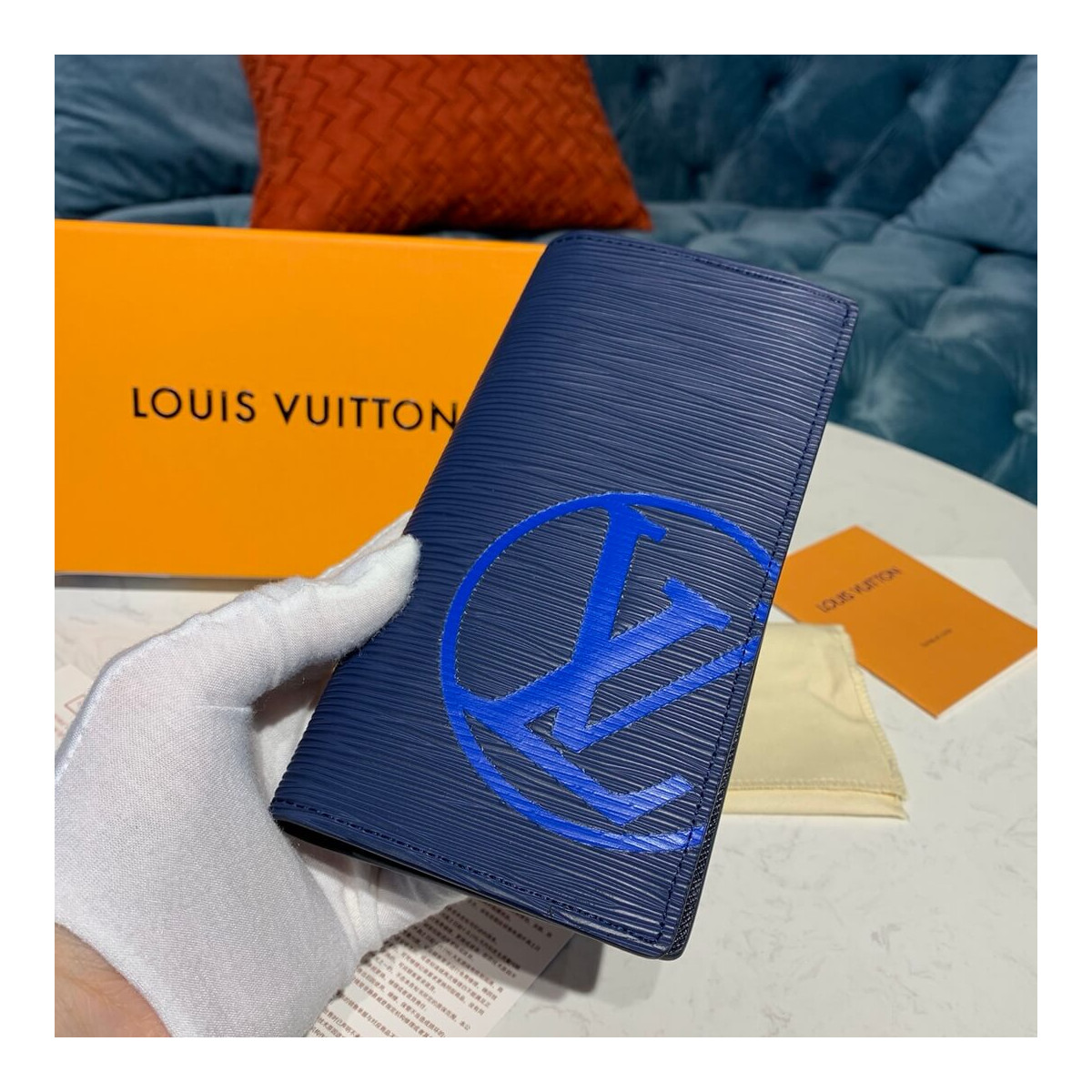 Louis Vuitton Brazza Wallet M67910 M67911