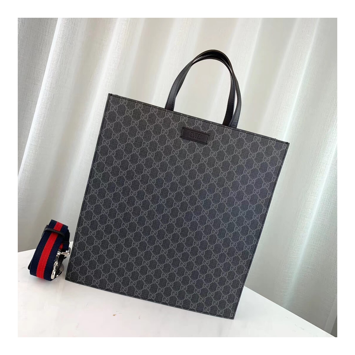 Gucci GG Supreme Tote 495559