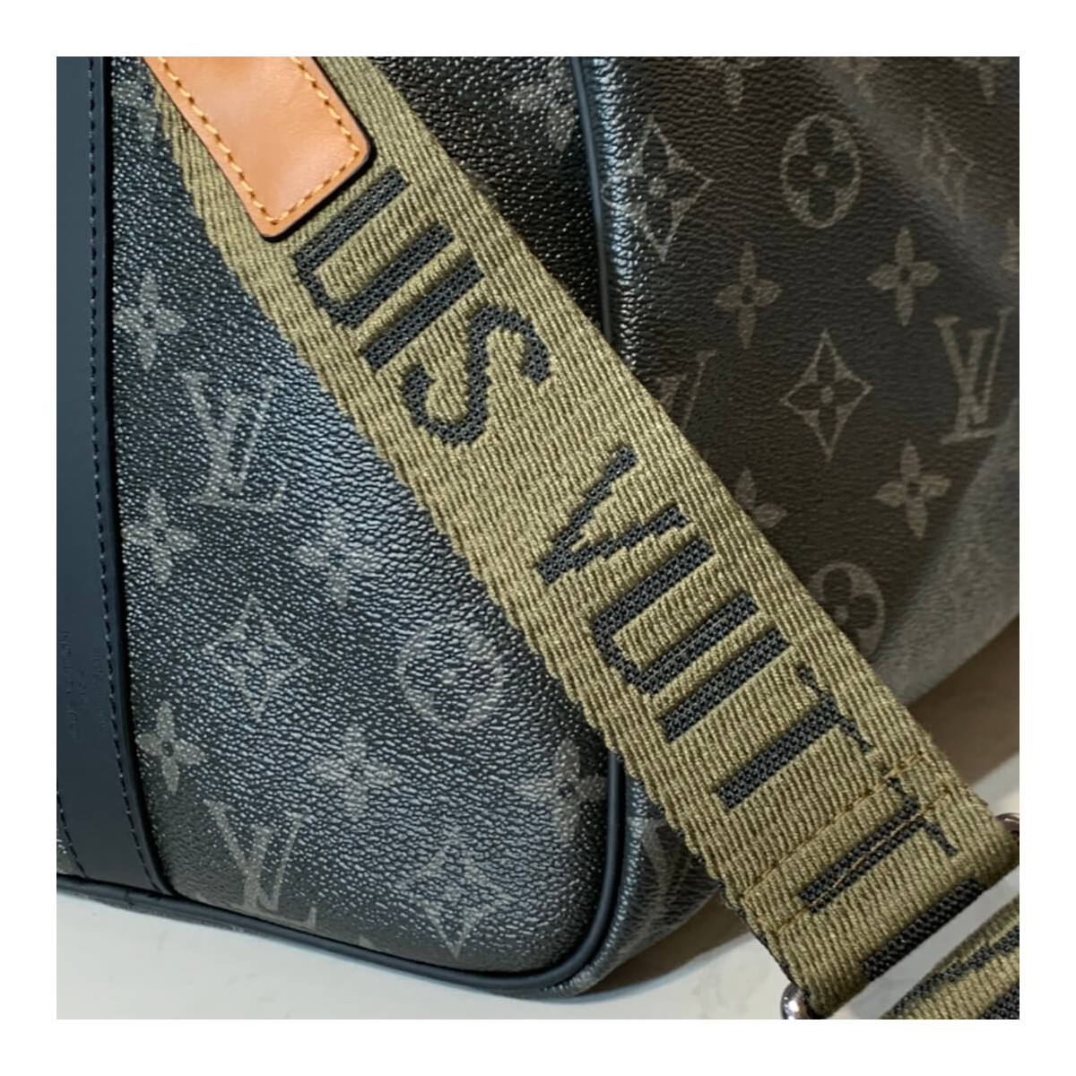 Louis Vuitton LV Keepall Bandoulière 50 M40560