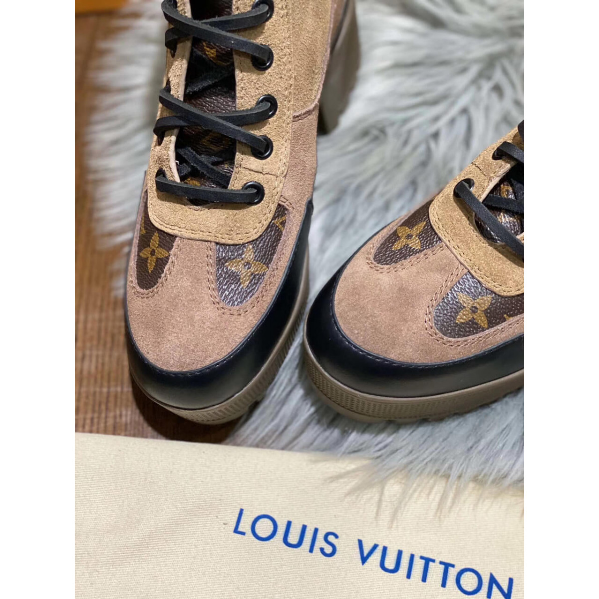 Louis Vuitton Laureate Desert Boot 1A4XXZ