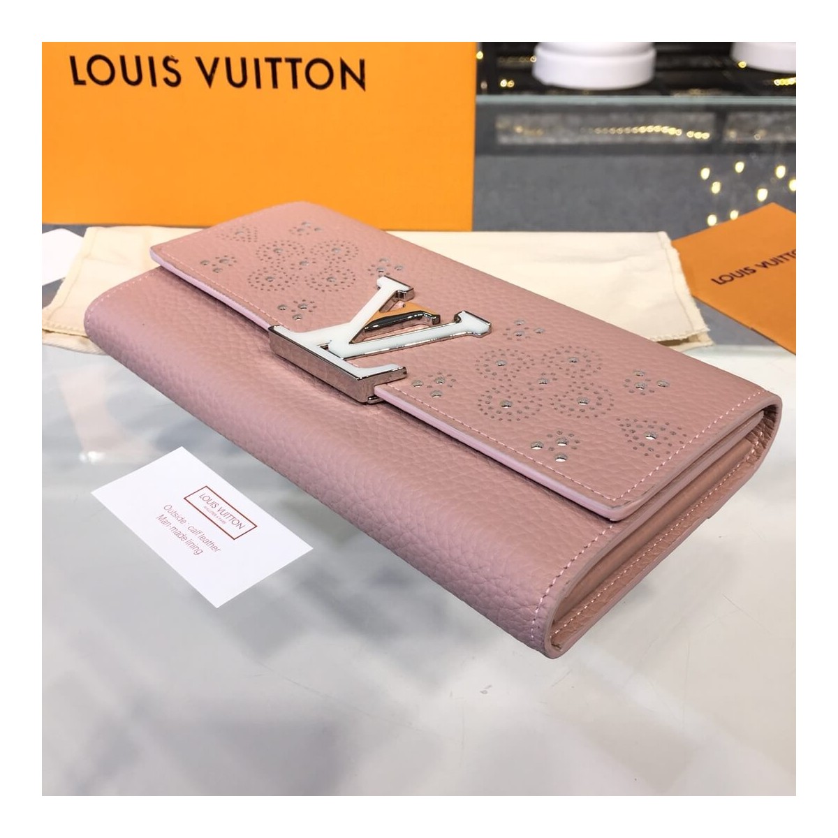 Louis Vuitton Taurillon Leather Capucines Wallet M62556