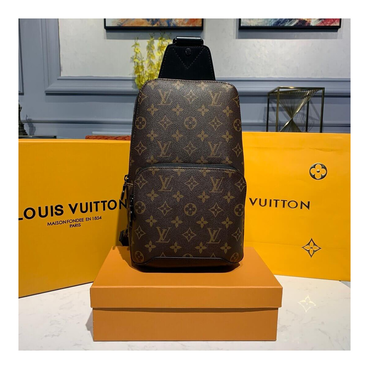 Louis Vuitton Monogram  Avenue Sling Bag M41718