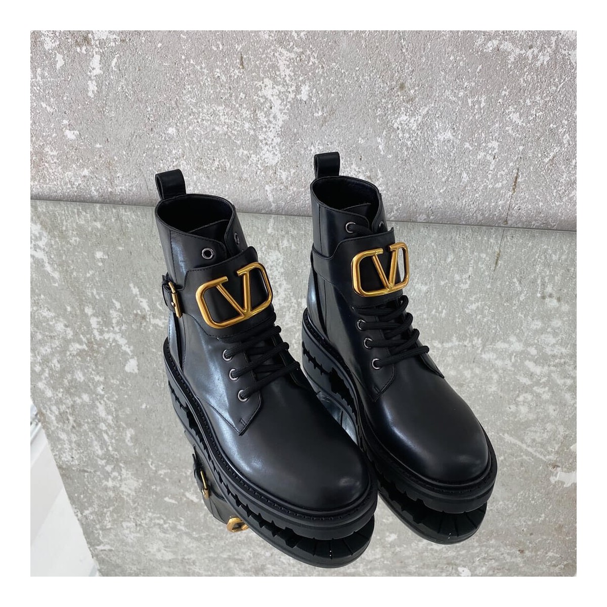 Valentino Garavani Go Logo Ankle Boots N91