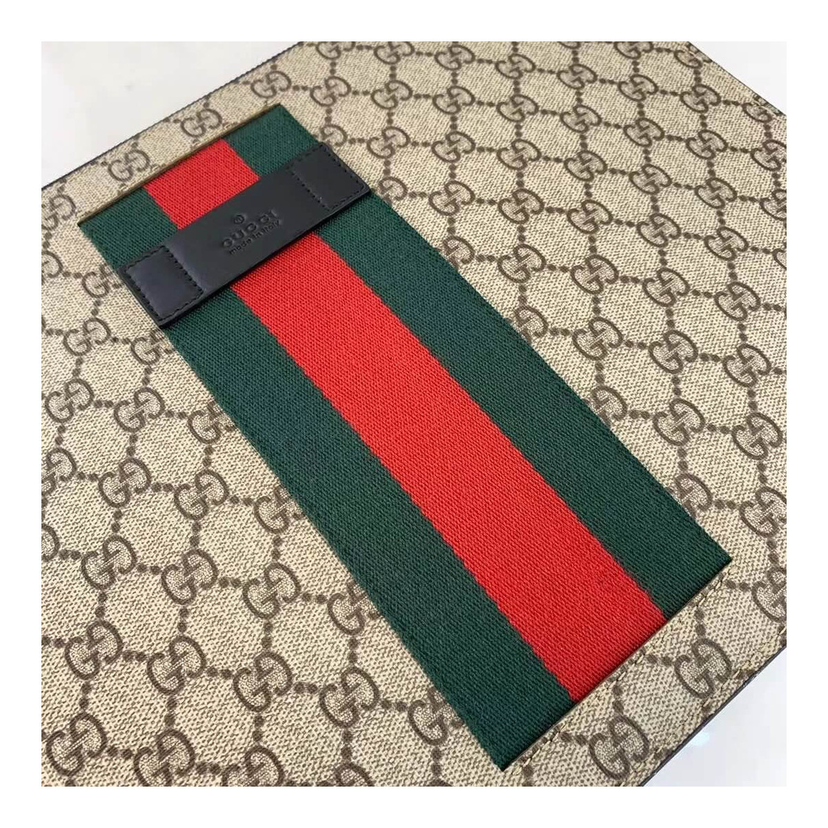 Gucci Portfolio GG Supreme Pouch 433665