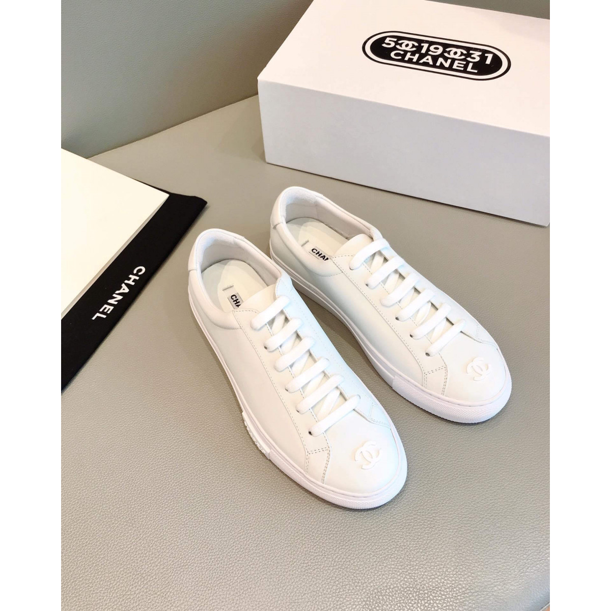 Chanel 2020ss Vintage Sneakers Embroidered White Logo