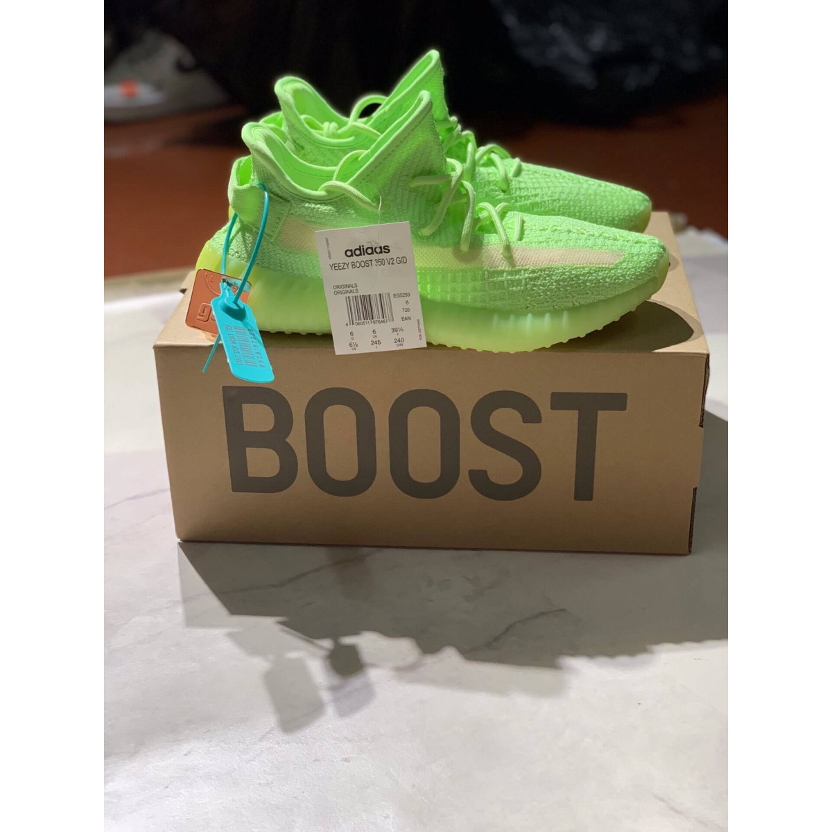 Adidas Yeezy Boost 350 V2 Glow AH2211