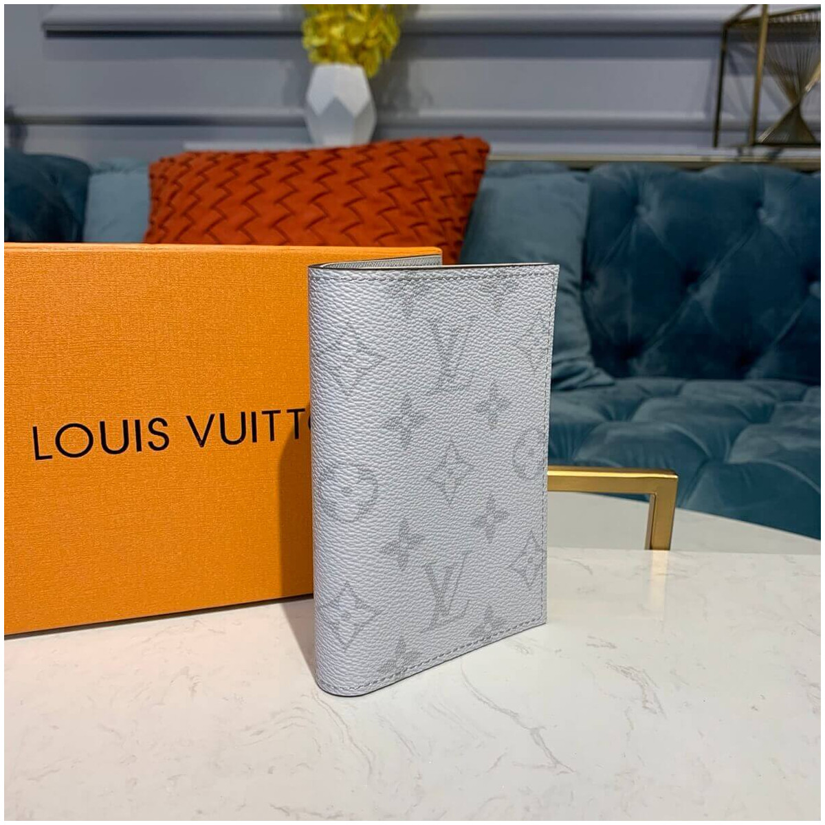 Louis Vuitton Passport Cover M60189