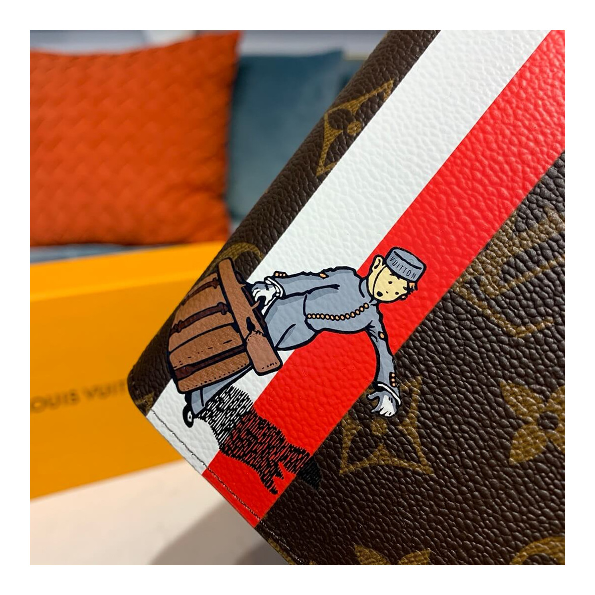 Louis Vuitton Tintin Groom Bellboy Small Ring Agenda Cover R20005