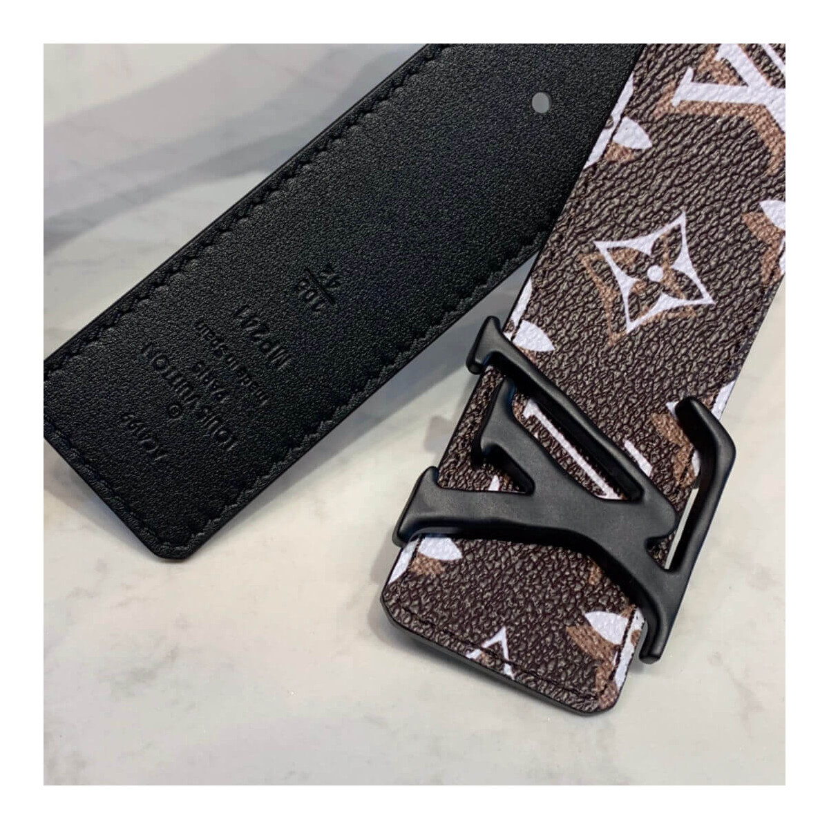 Louis Vuitton LV Shape 40mm Reversible Belt MP241T