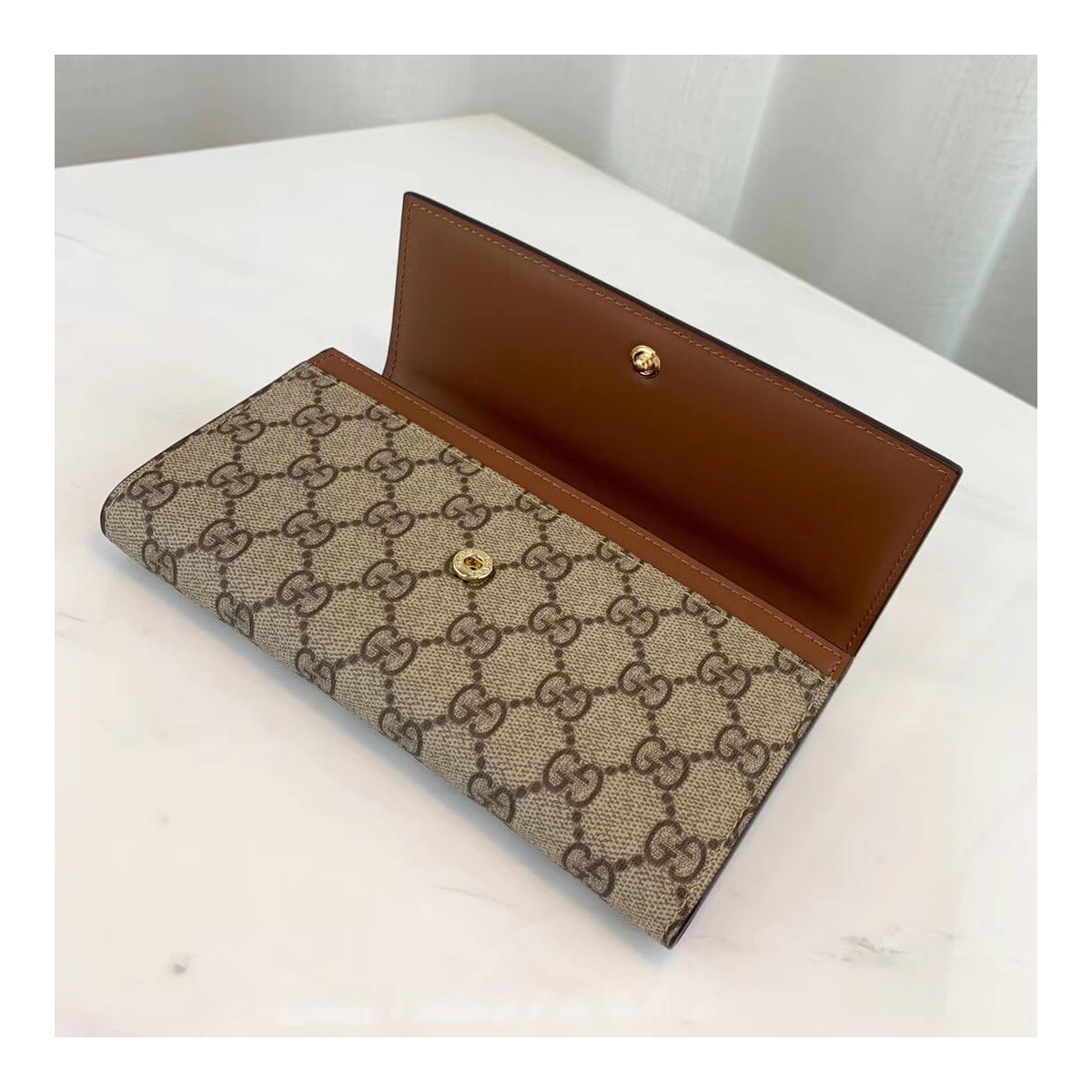 Gucci GG Supreme Continental Wallet 410100