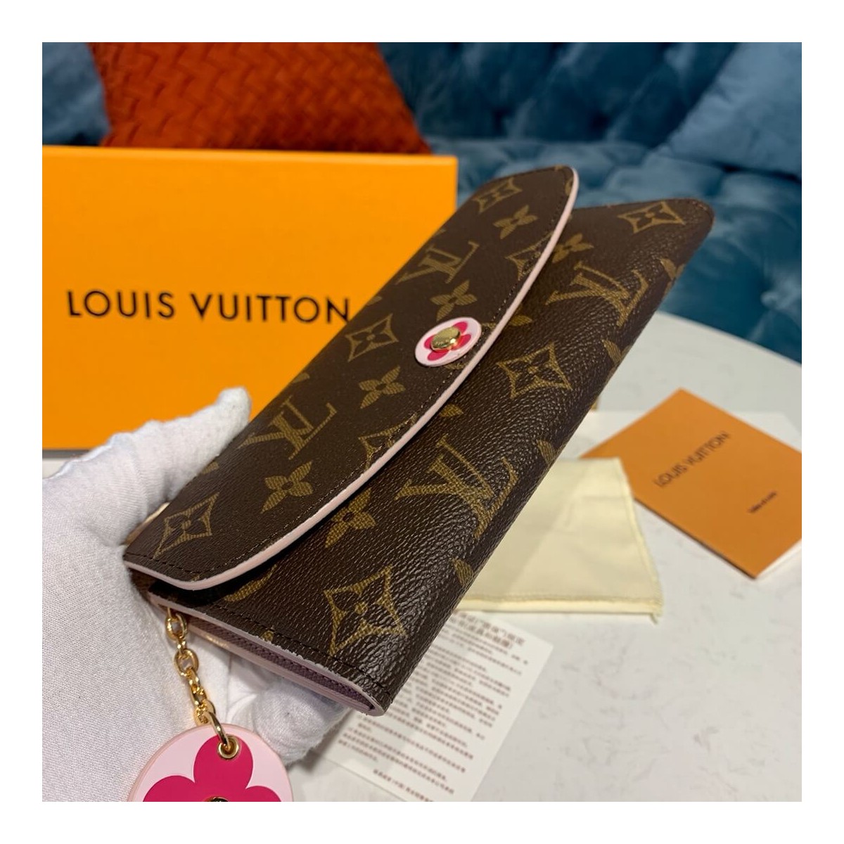 Louis Vuitton Monogram Canvas Emilie Wallet M68331