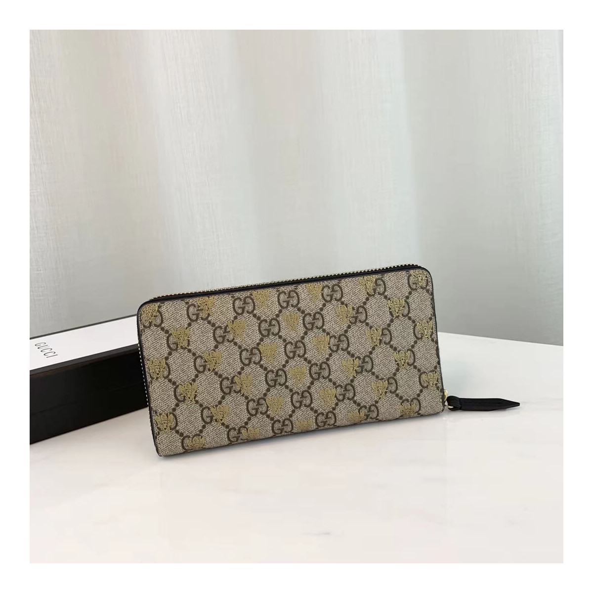 Gucci GG Supreme Monogram Bees Zip Around Wallet 410102