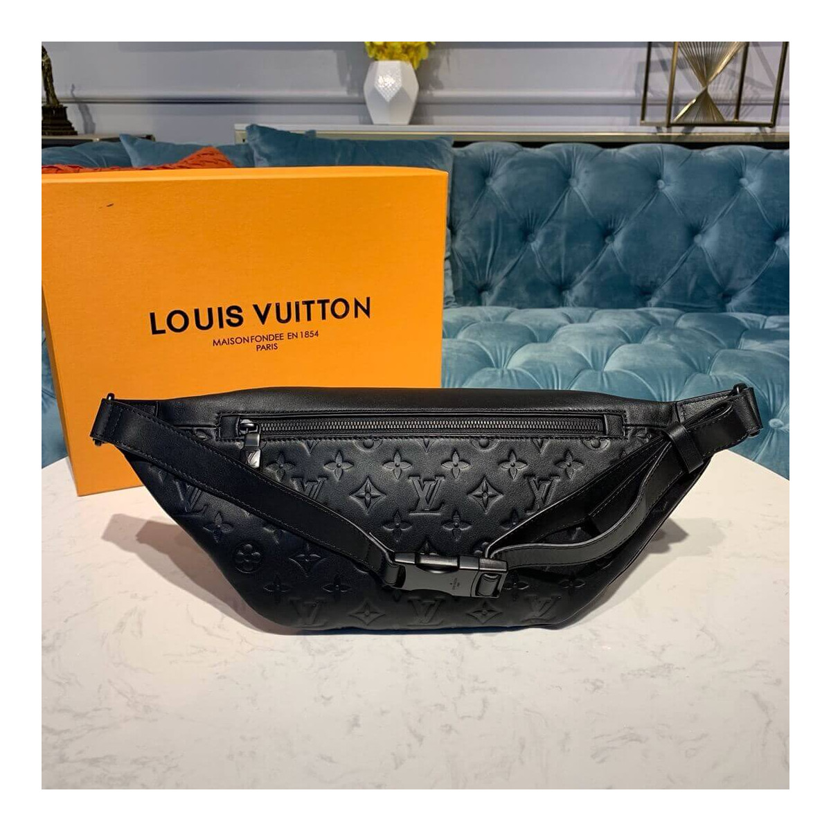 Louis Vuitton Discovery Bumbag M44388