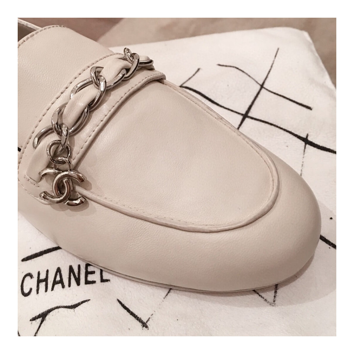 Chanel Chain Logo Lambskin Leather Loafers G403471