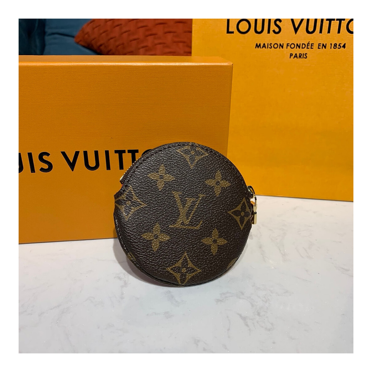 Louis Vuitton Paris Round Coin Purse M61926