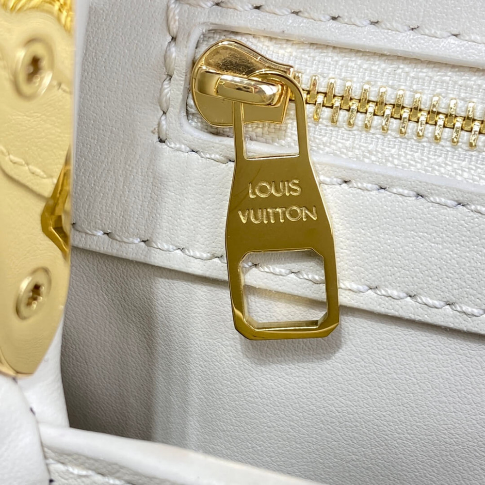 Louis Vuitton Capucines BB Bag In Quilting Lambskin M55360