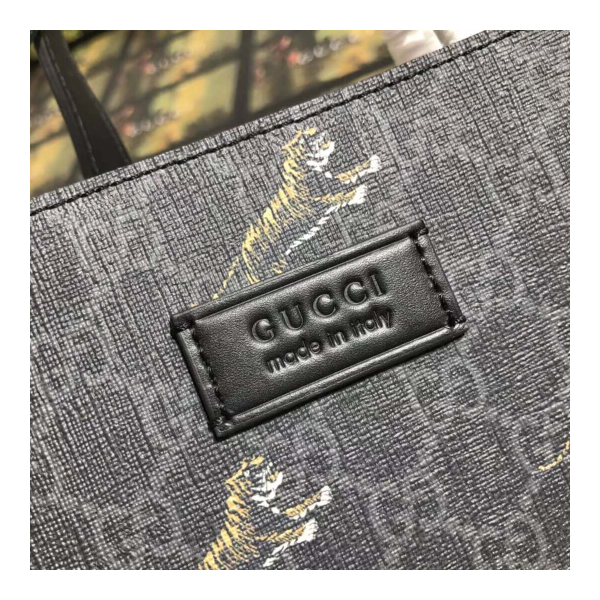 Gucci GG Supreme Tigers Tote 495559