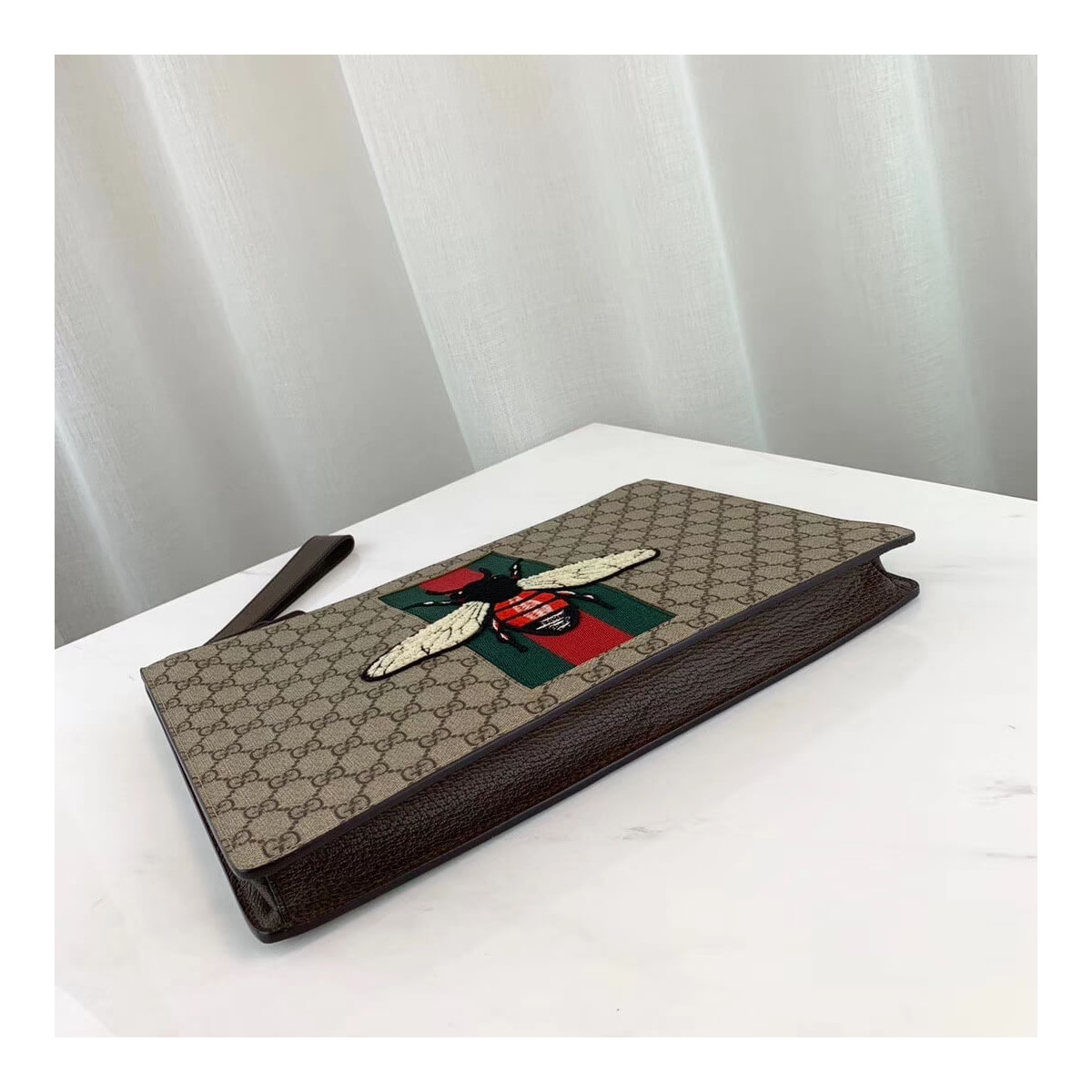 Gucci Portfolio GG Supreme Bee Pouch 433665