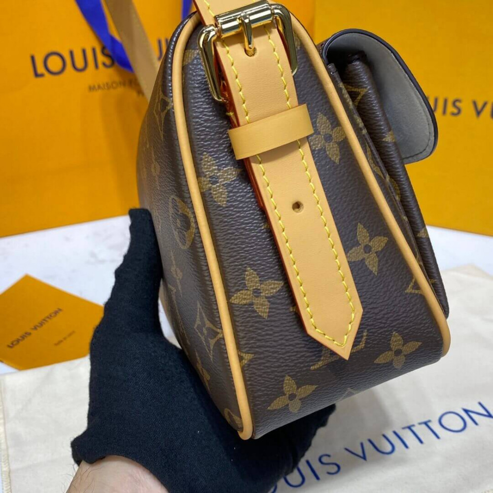 Louis Vuitton Monogram Ravello GM M60006