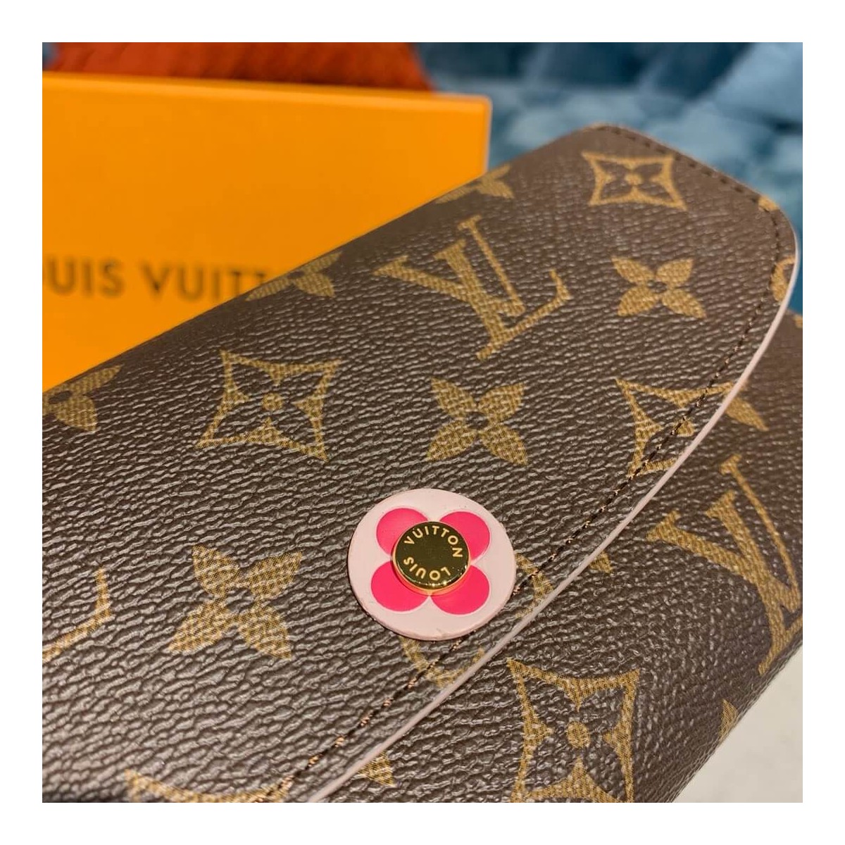 Louis Vuitton Monogram Canvas Emilie Wallet M68331