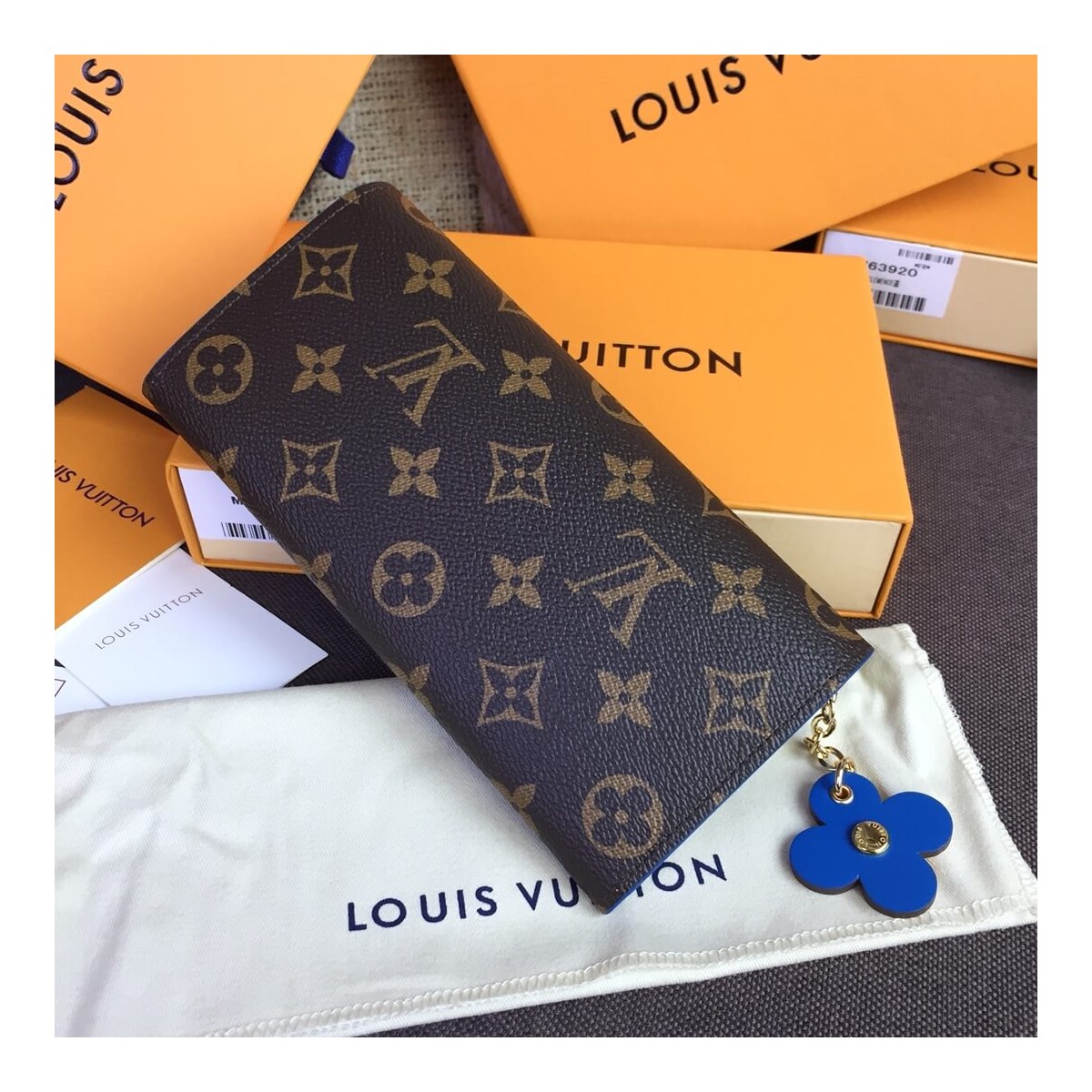 Louis Vuitton Monogram Canvas Emilie Wallet M68331