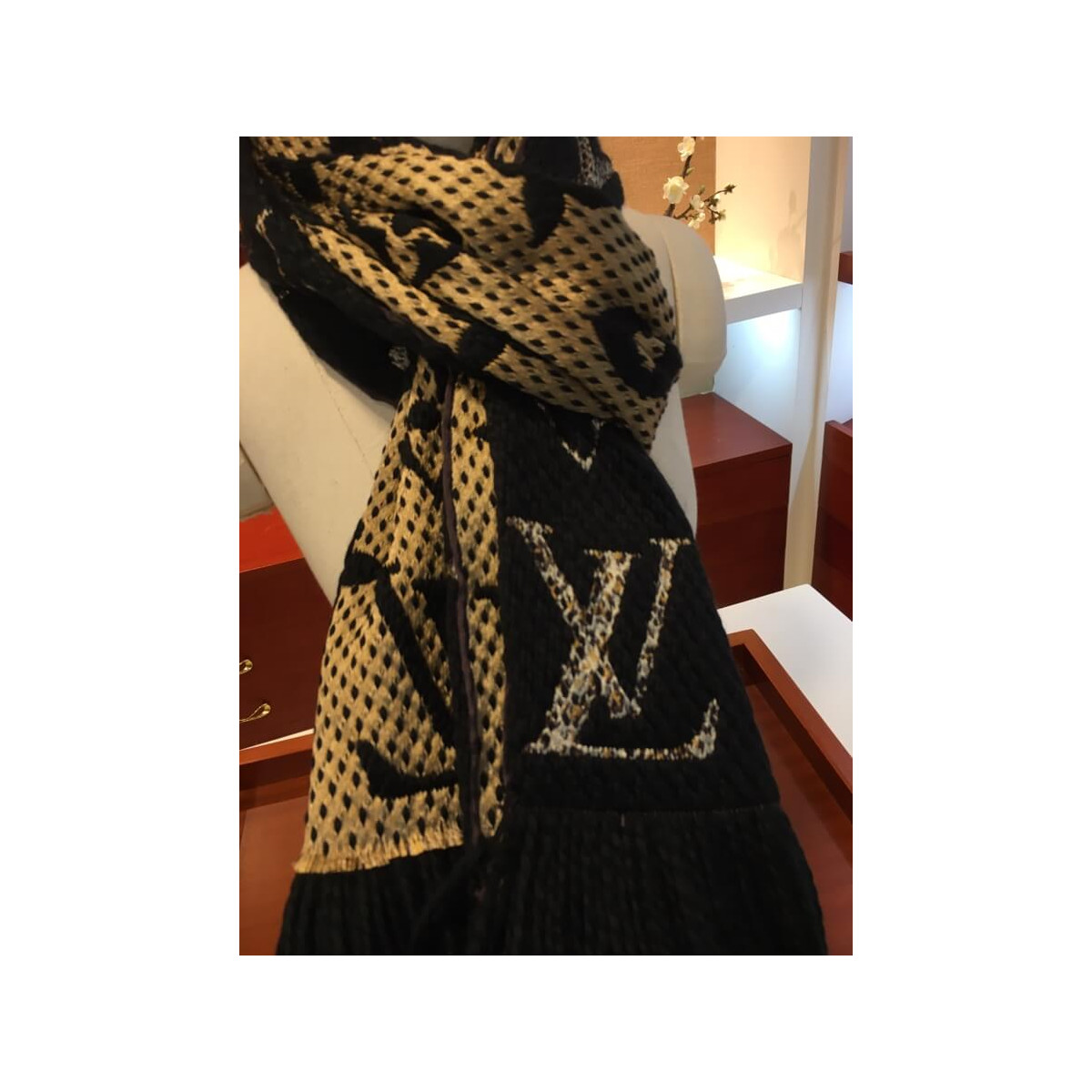 Louis Vuitton Monogram Giant Jungle Logomania Scarf M75884