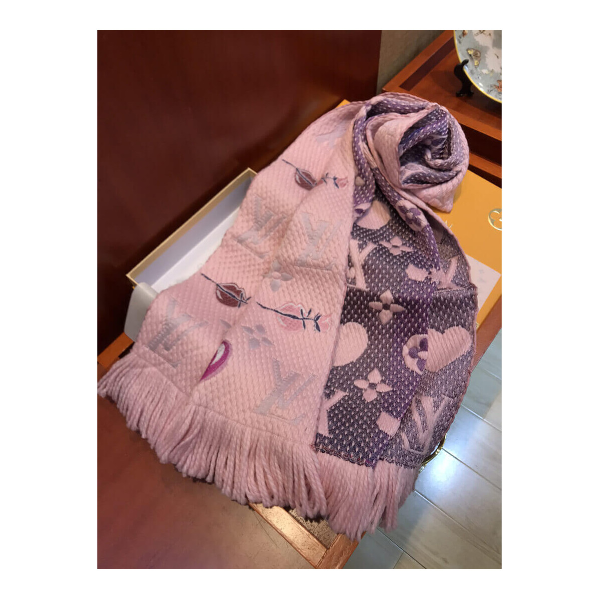 Louis Vuitton Logomania A La Folie Scarf M71587