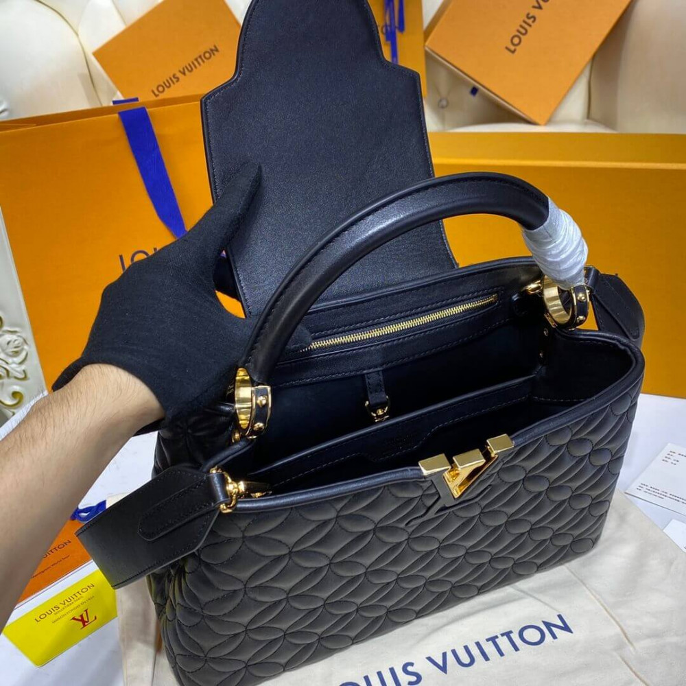 Louis Vuitton Capucines MM Bag In Quilting Lambskin M55366