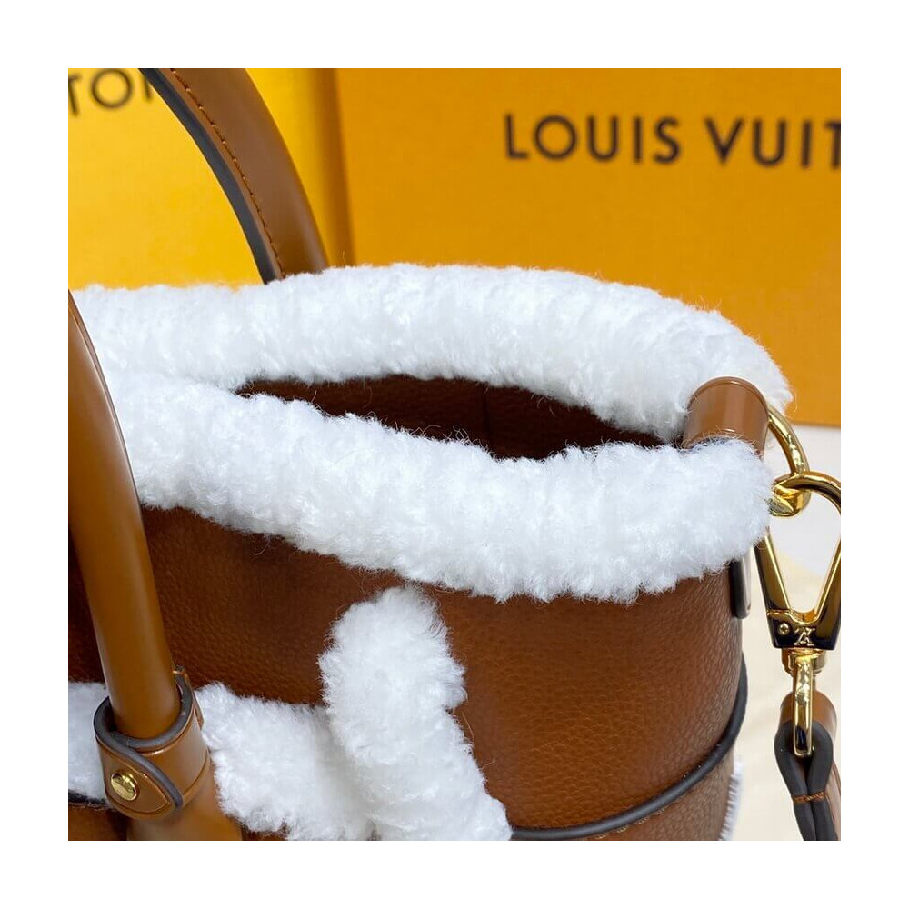 Louis Vuitton On My Side PM M58918 Caramel