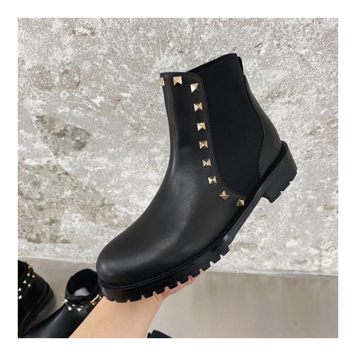 Valentino Garavani Rockstud Ankle Boot 20mm D47