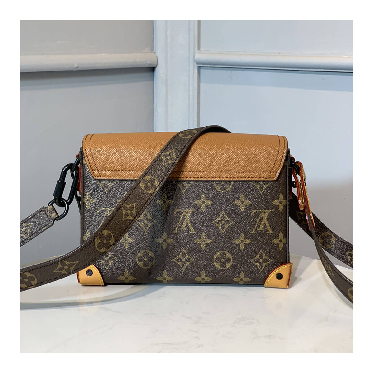 Louis Vuitton Flap Messenger Bag M30717 M30718