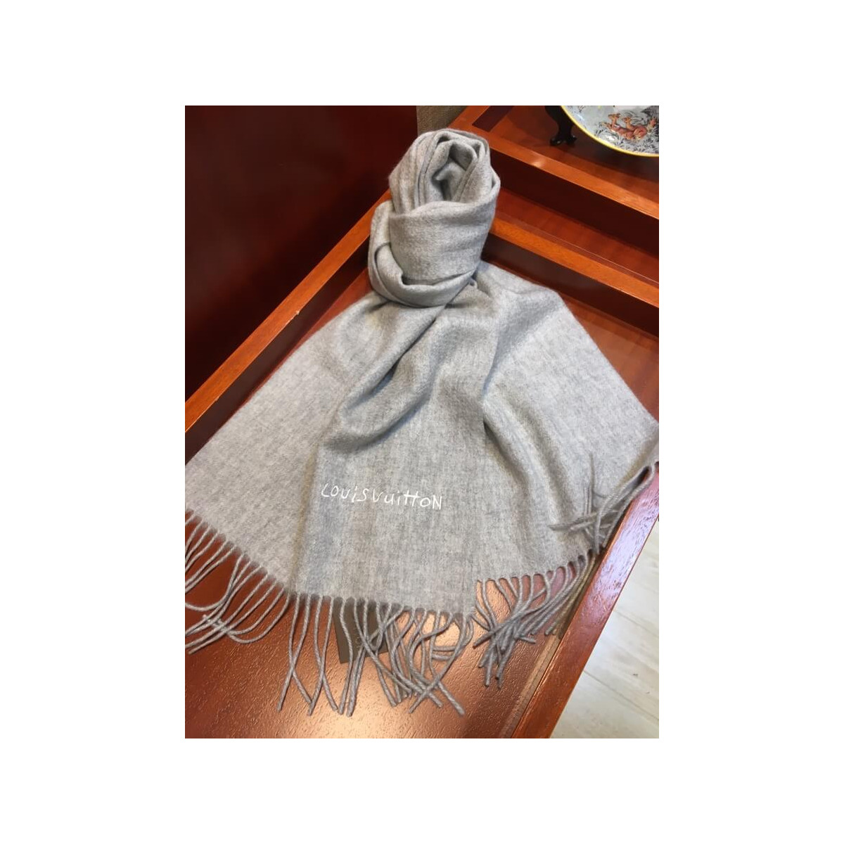 Louis Vuitton Reykjavik Scarf M71040