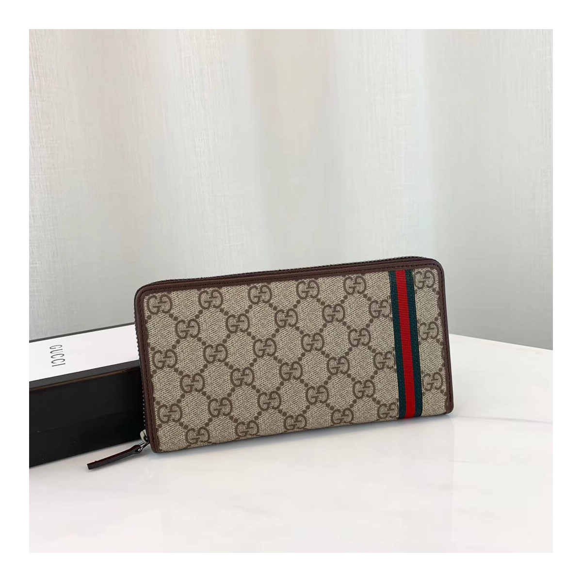 Gucci GG Supreme  Zip Around Wallet 291105