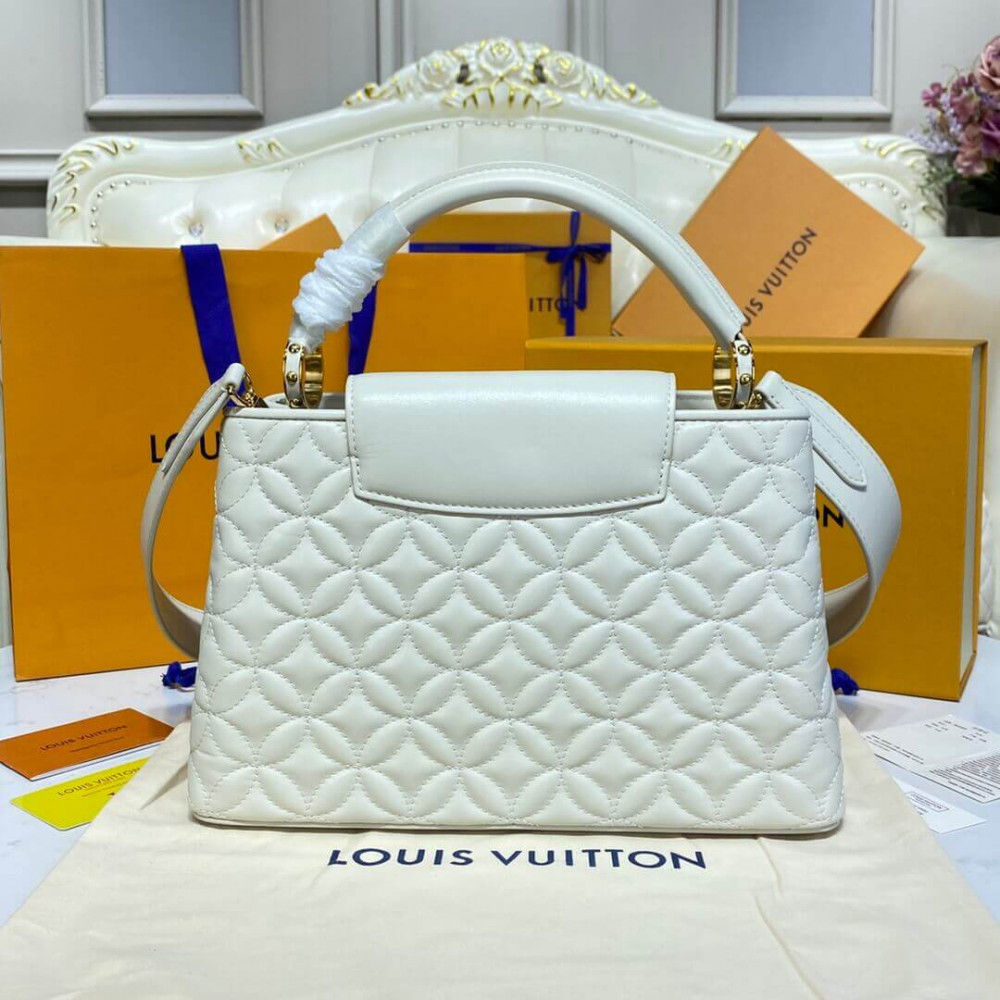 Louis Vuitton Capucines MM Bag In Quilting Lambskin M55366