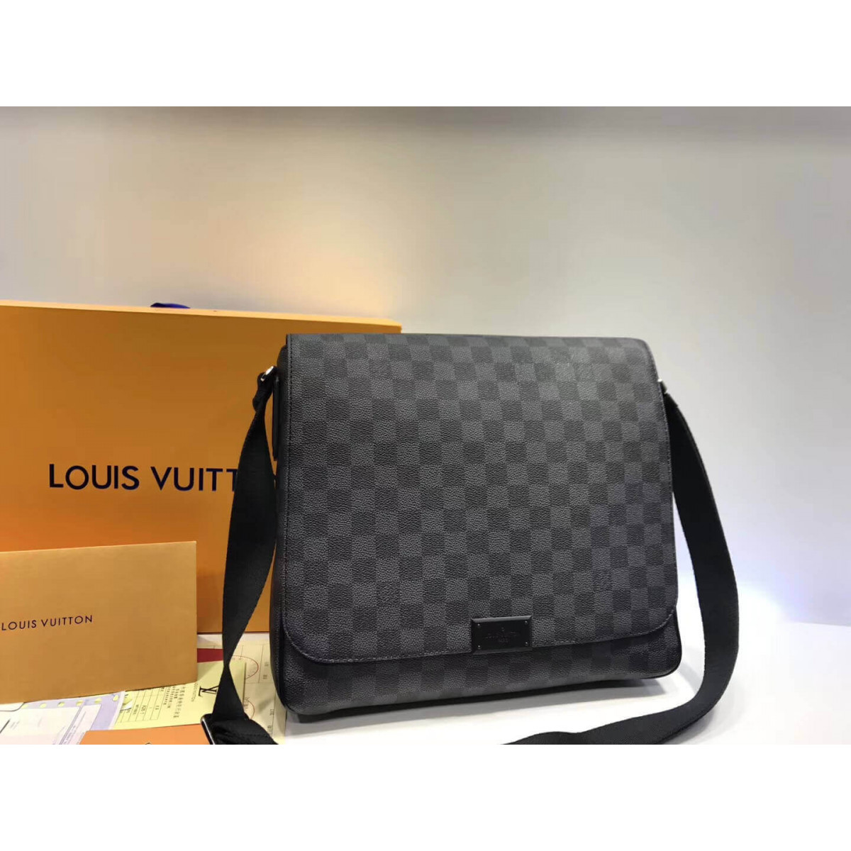 Louis Vuitton Damier Graphite Canvas District MM N41272