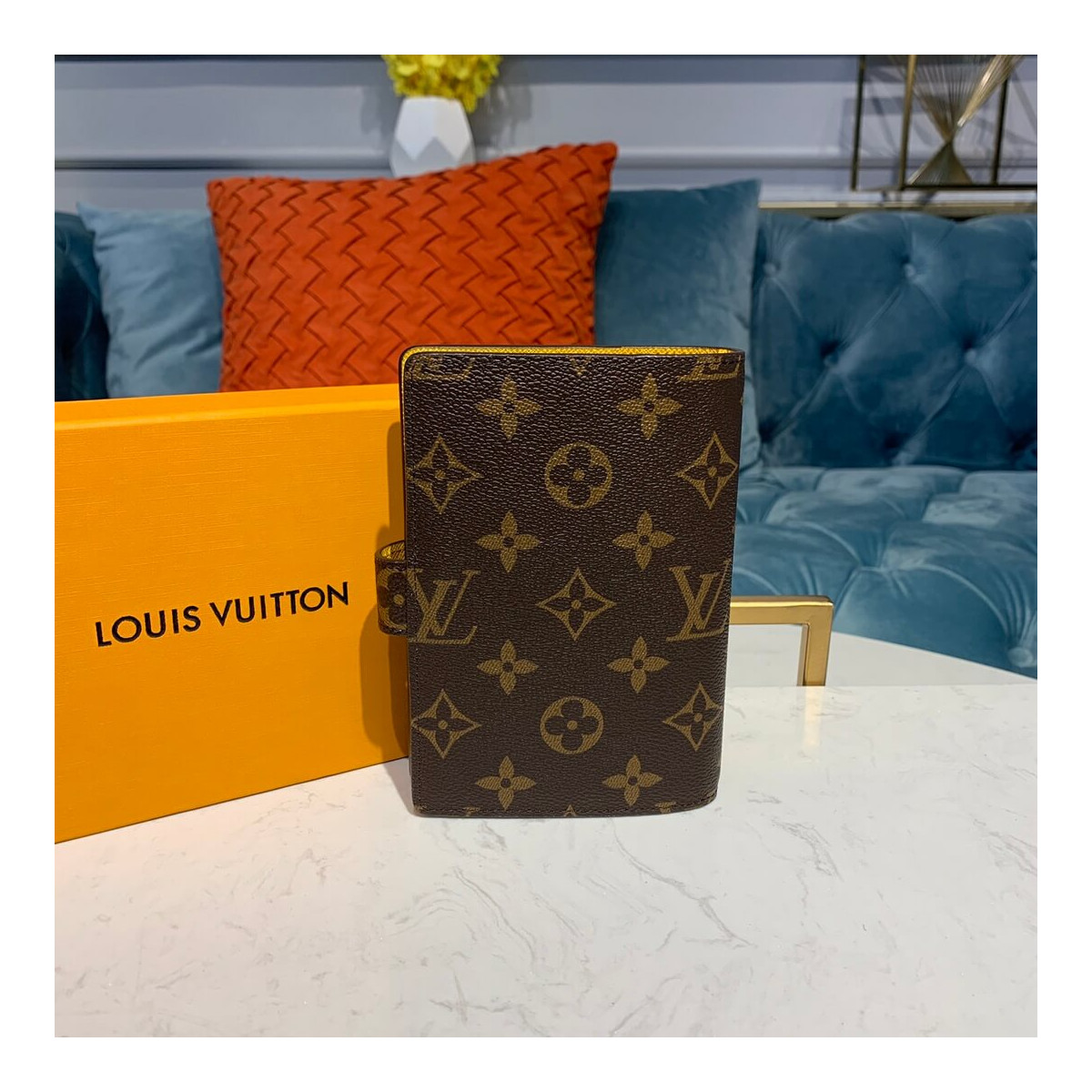 Louis Vuitton Tintin Groom Bellboy Small Ring Agenda Cover R20005