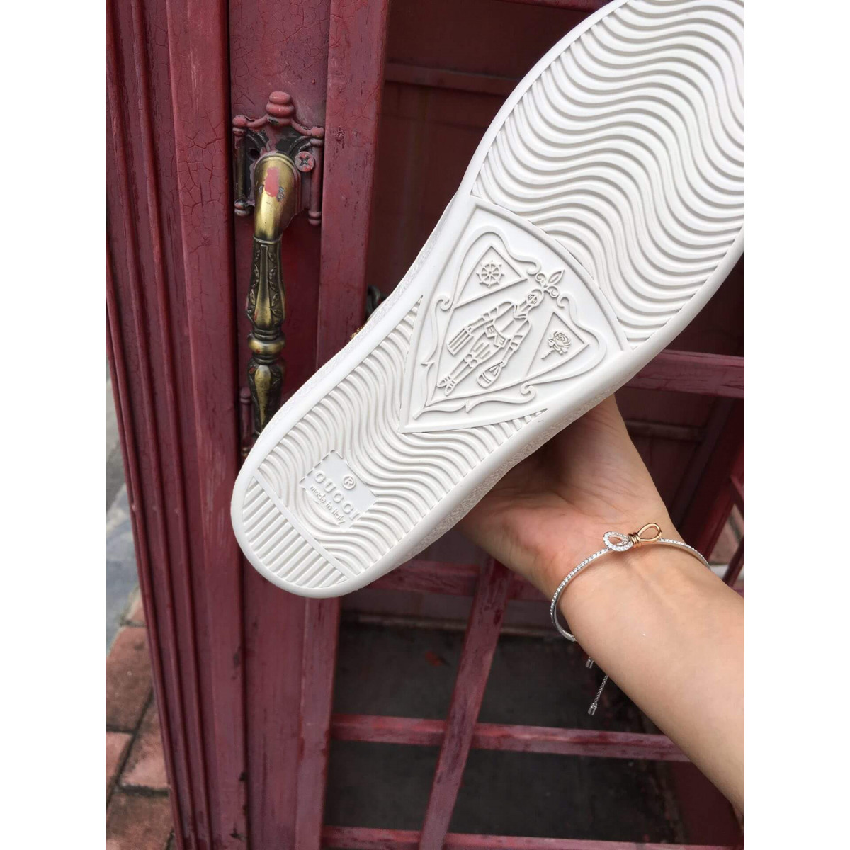 Gucci Ace GG Supreme Sneaker With Bees 550051