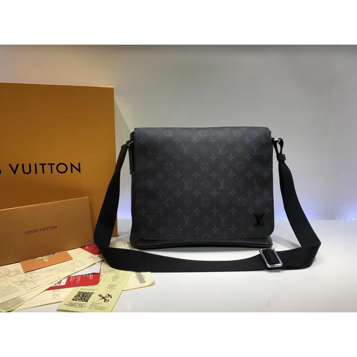 Louis Vuitton Monogram Eclipse Canvas District MM M44001