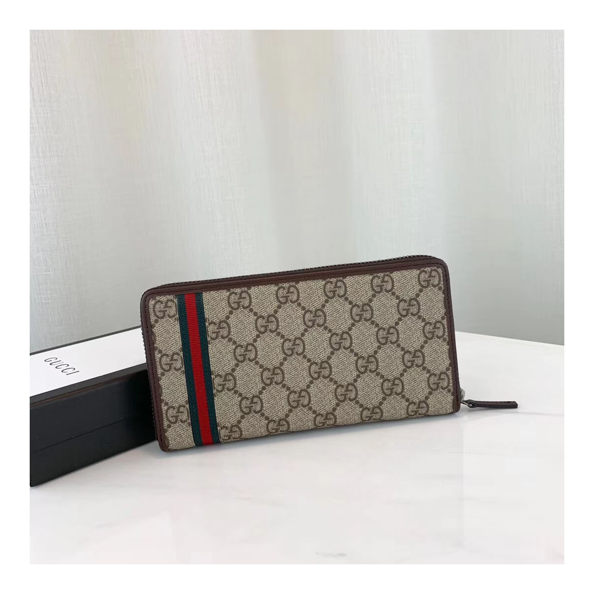 Gucci GG Supreme  Zip Around Wallet 291105