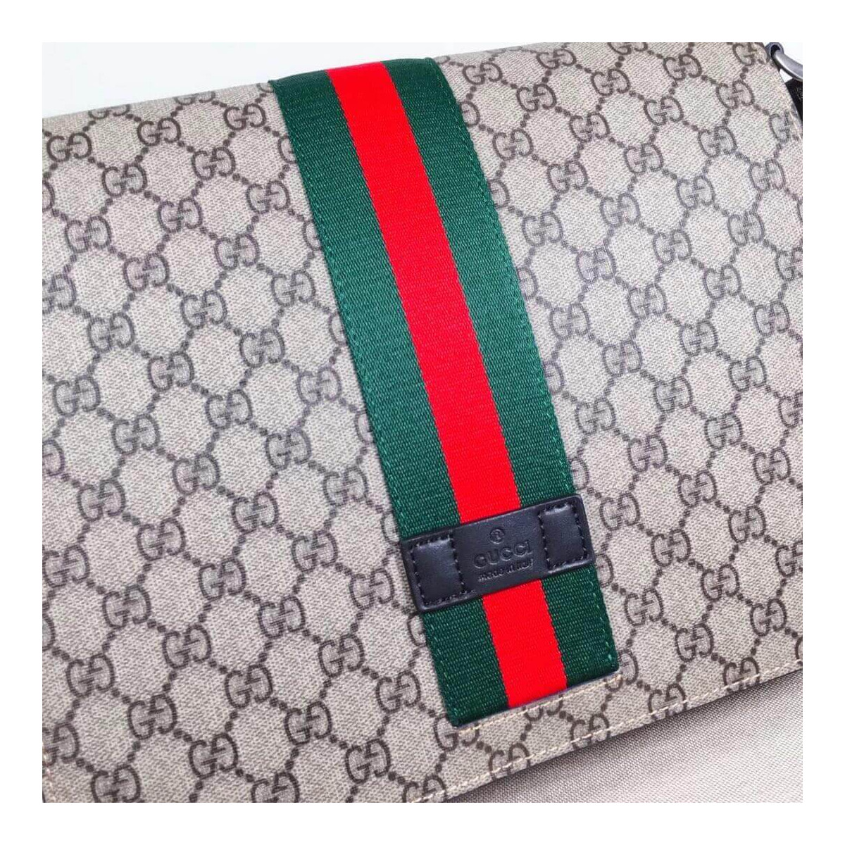 Gucci GG Supreme Messenger 475432