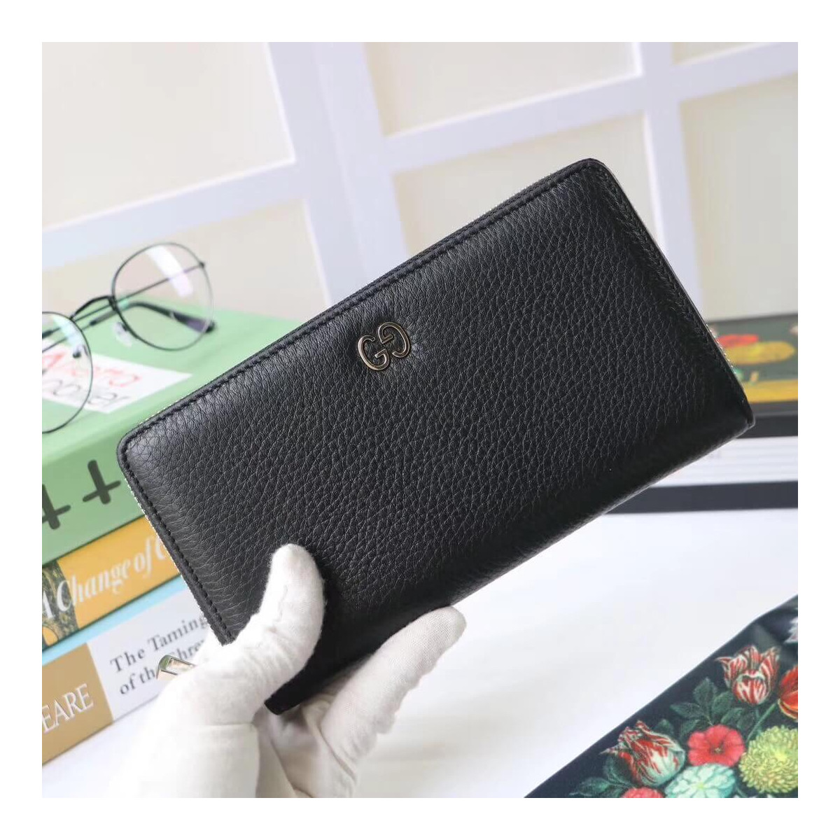 Gucci Leather Zip Around Wallet 473928