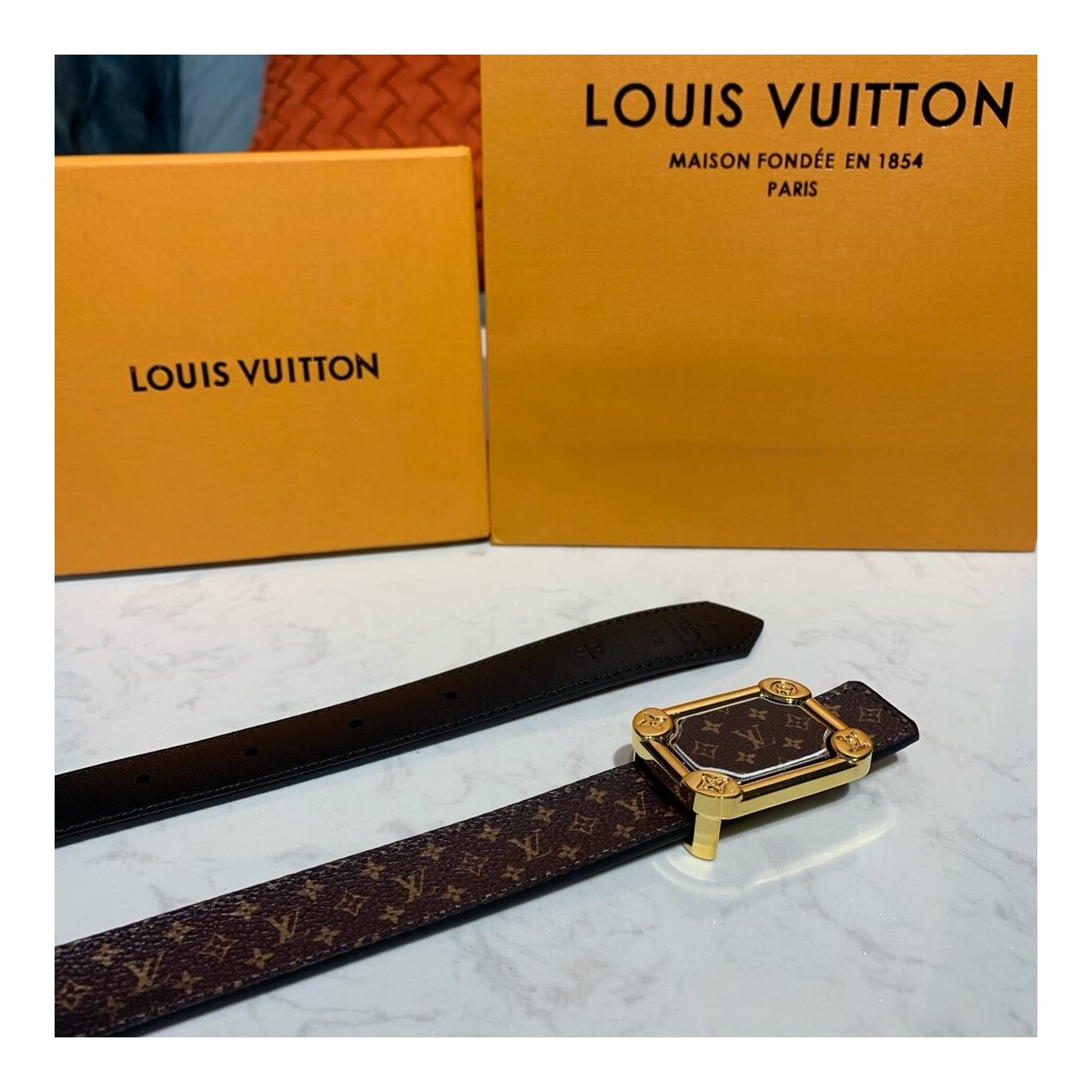 Louis Vuitton 25mm LV Malletier Belt M9943V