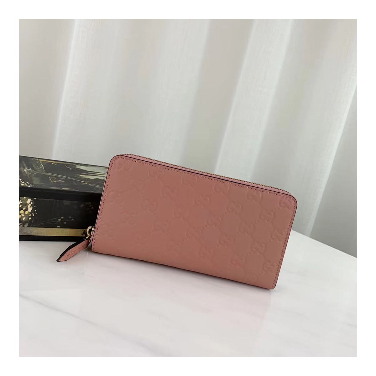 Gucci Signature Zip Around Wallet 410102