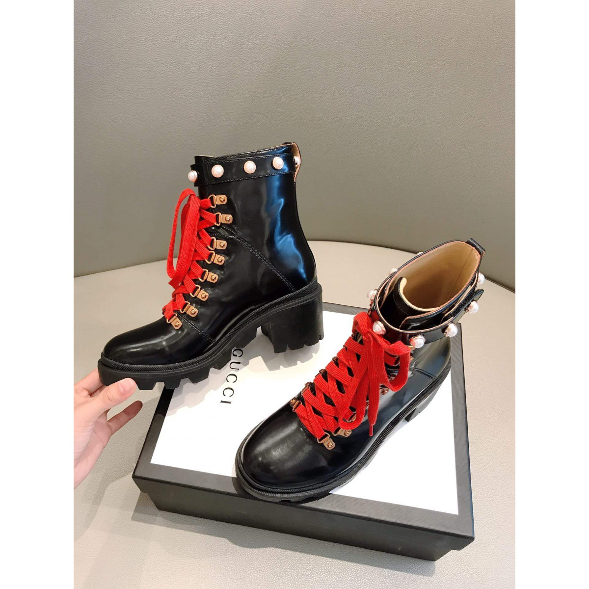 Gucci Leather Ankle Boot 497372