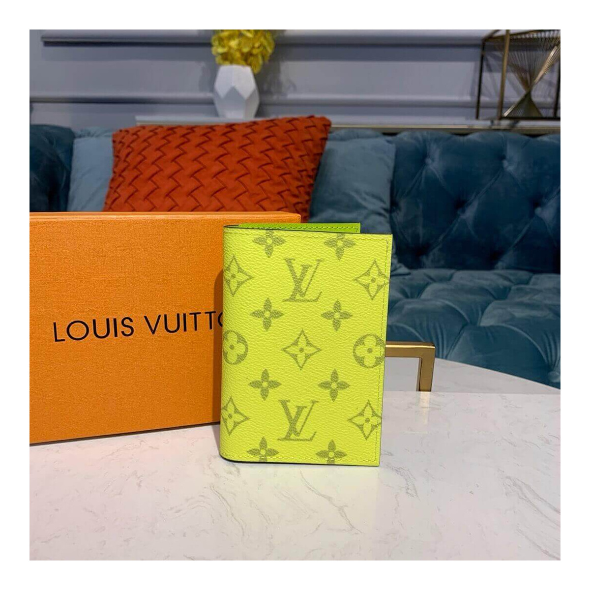 Louis Vuitton Passport Cover M60189