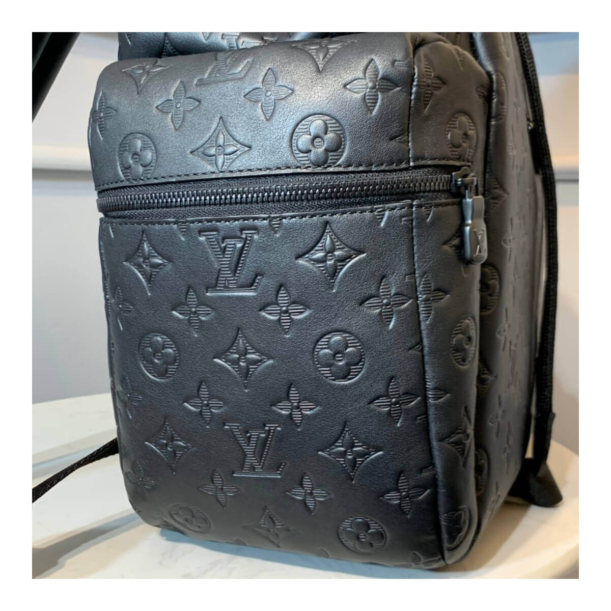 Louis Vuitton Discovery Backpack M43680