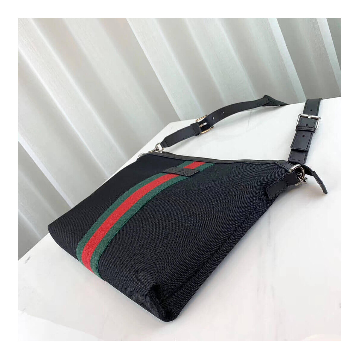 Gucci GG Supreme Medium Messenger Bag 523335 Black