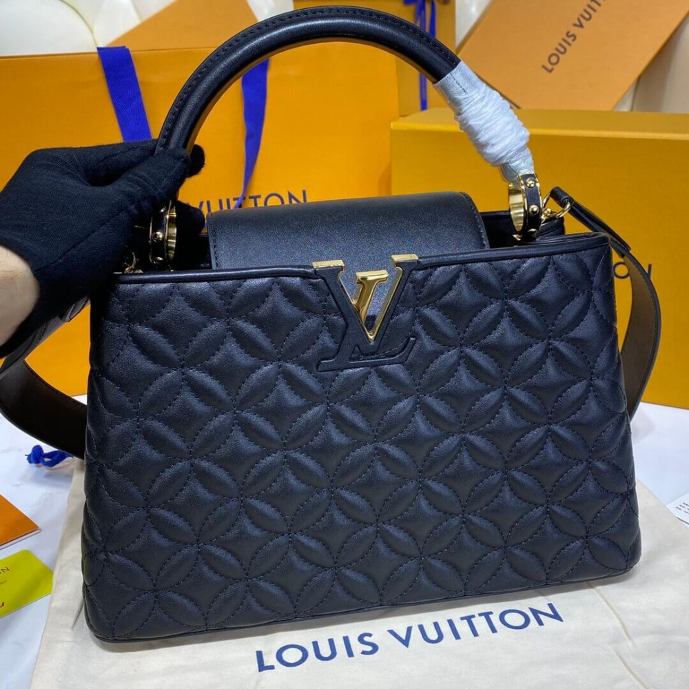 Louis Vuitton Capucines MM Bag In Quilting Lambskin M55366