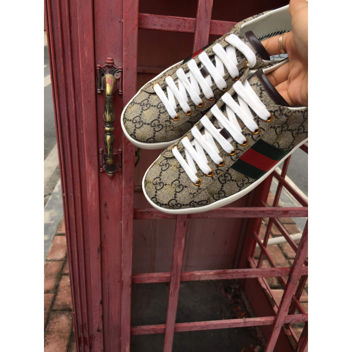 Gucci Ace GG Supreme Sneaker With Bees 550051